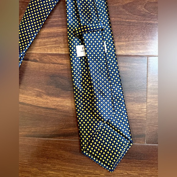 FIRENZE Classic Navy and Gold Men's Geometric Checkered Silk Tie - Picture 4 of 10